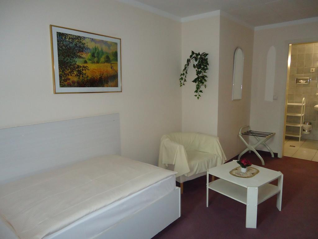 Hotel Hotel Kubrat Berlin Mitte 3*