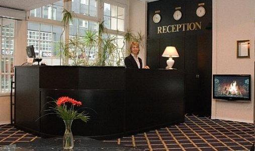 Hotel Kubrat Am Checkpoint Charlie Berlino